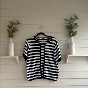 Sandra Woman Black and White Striped Short Sleeve Top Size 3X